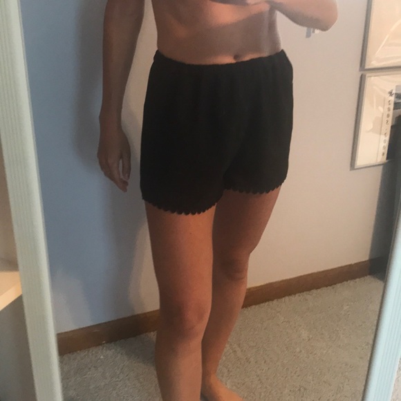 Brandy Melville Crochet Trimmed Shorts - Picture 2 of 6